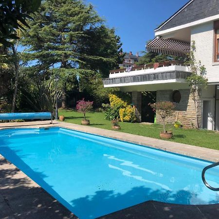 Chalet Al Lado De La Playa Con Piscina Privada, Jardin Y Barbacoa, Fronton, 6 Habitaciones Laredo Exterior photo
